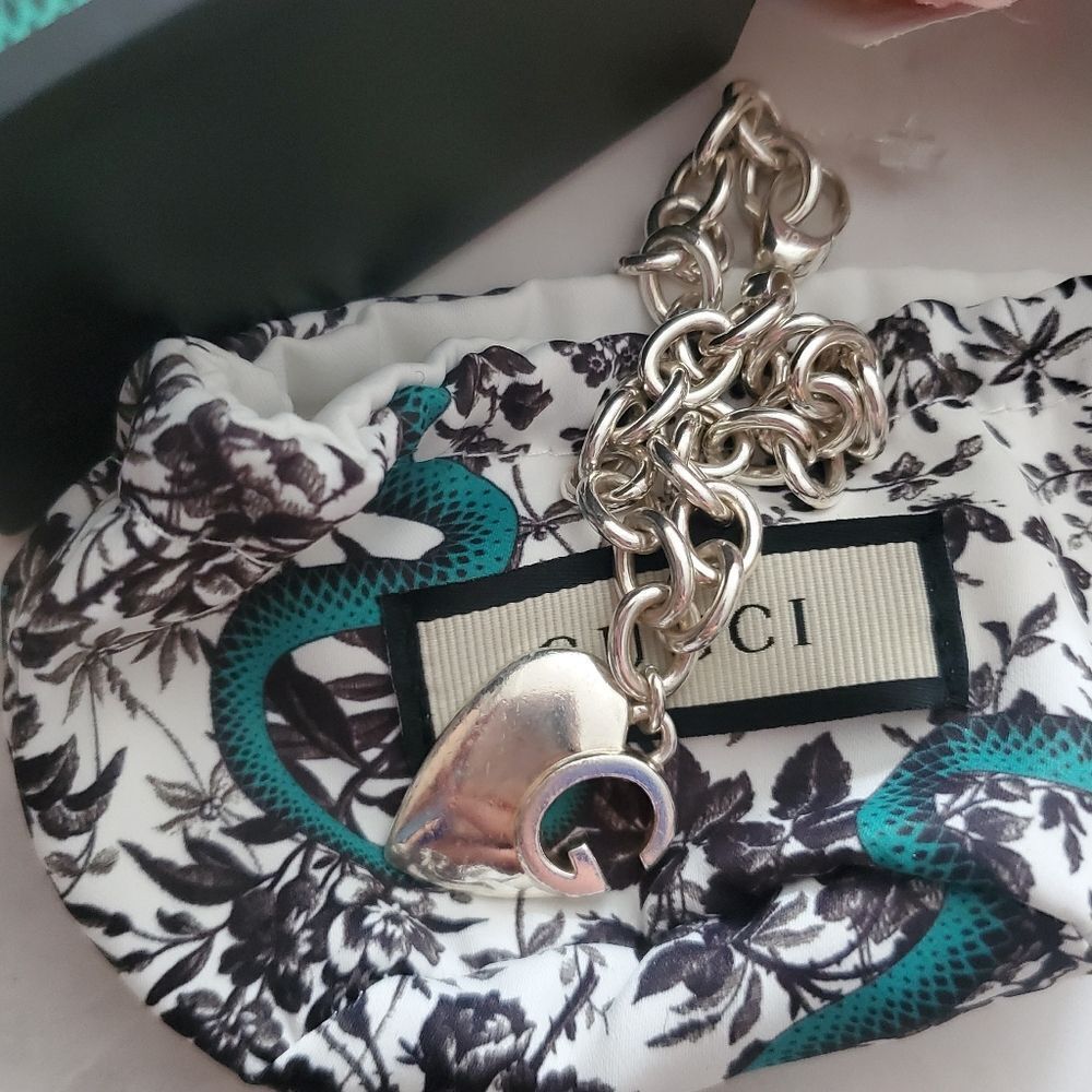GUCCI Cutout Heart Sterling Silver Bracelet- Full Inclusion - Picture 5 of 11